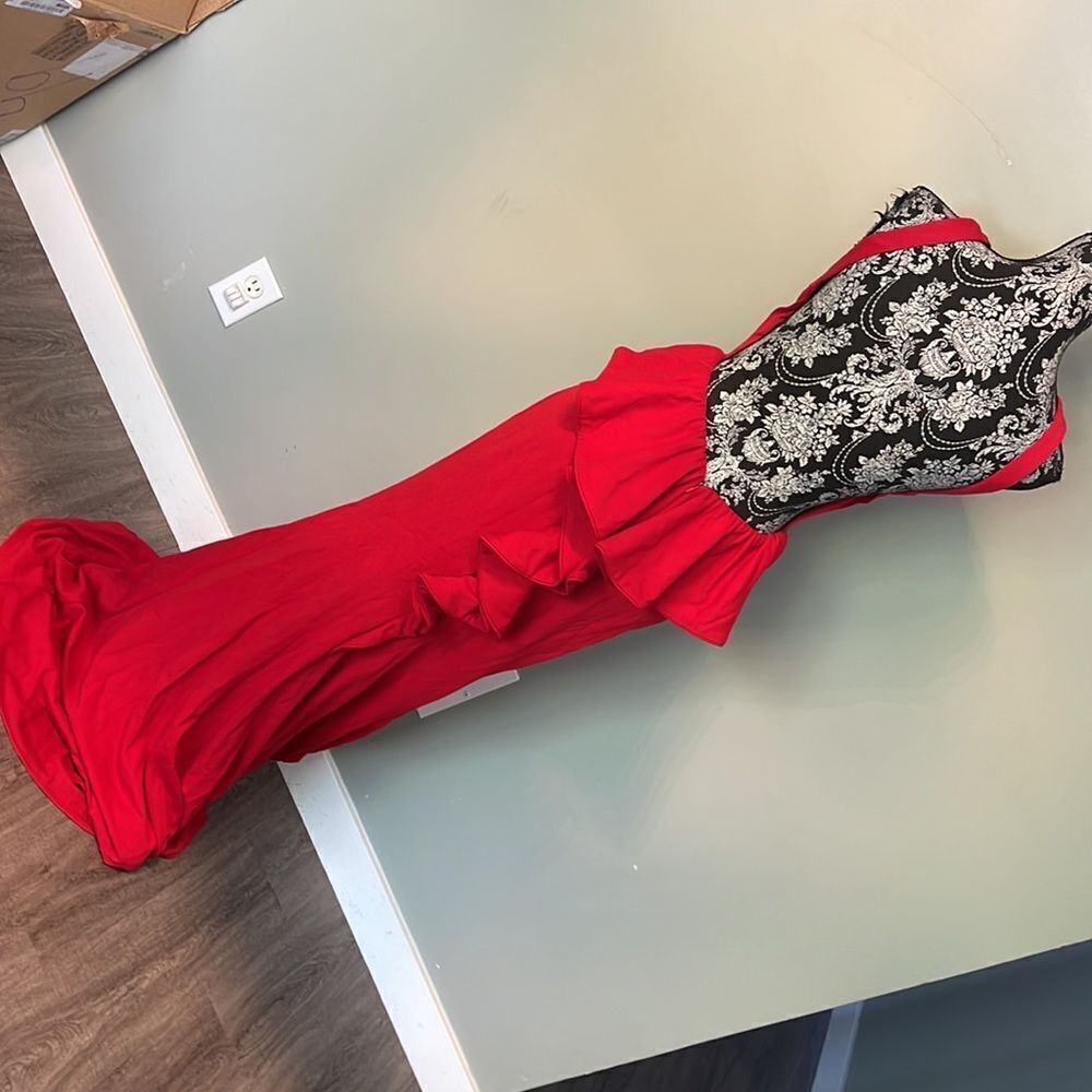 Red Evening Prom Dress . NEW - Picture 2 of 2